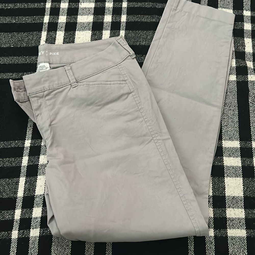 Old Navy Pixie Pants - 6